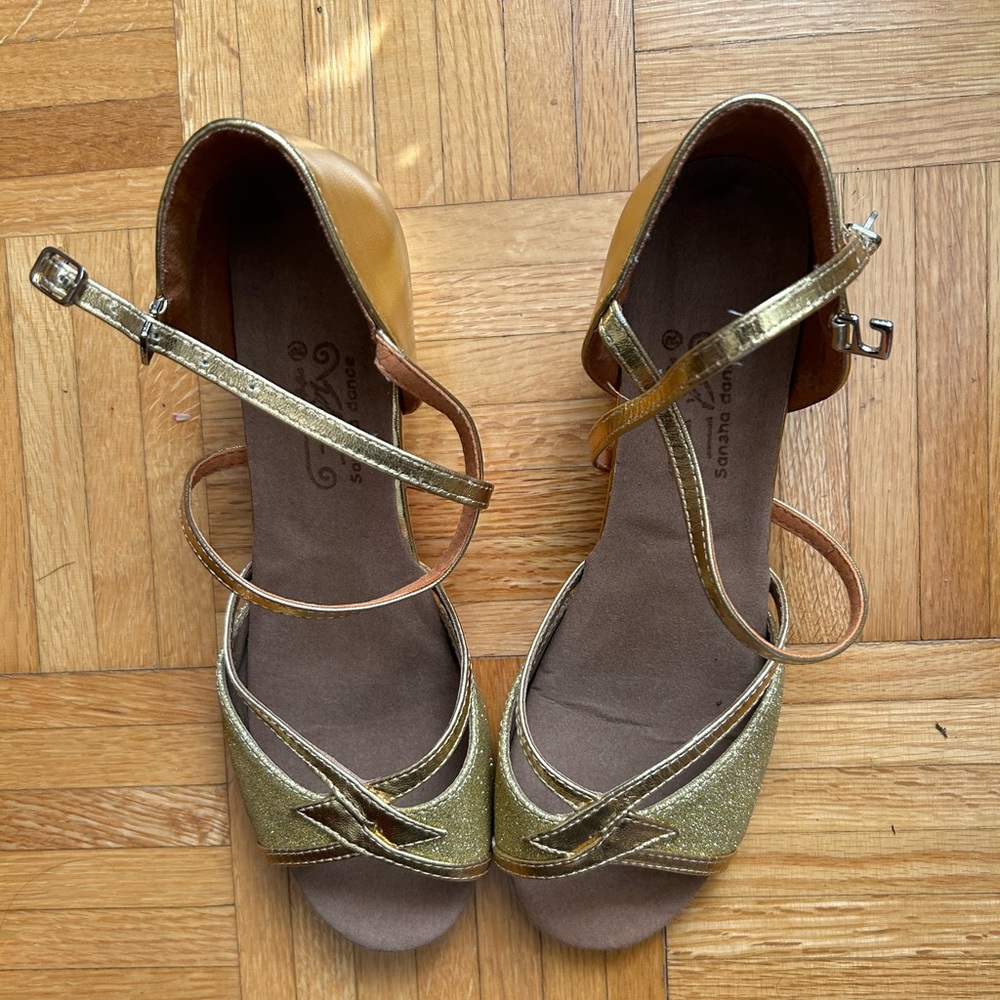 Sansha Dance Gold Suede shoes in Size 8.5